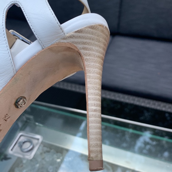 Charles David White and snakeskin Side buckle heel - Picture 7 of 12